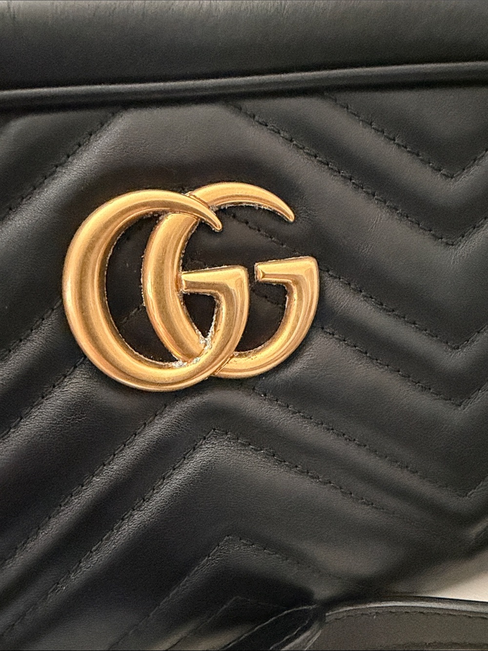 Gucci Black GG Marmont Chevron Leather Crossbody Bag - Picture 13 of 14